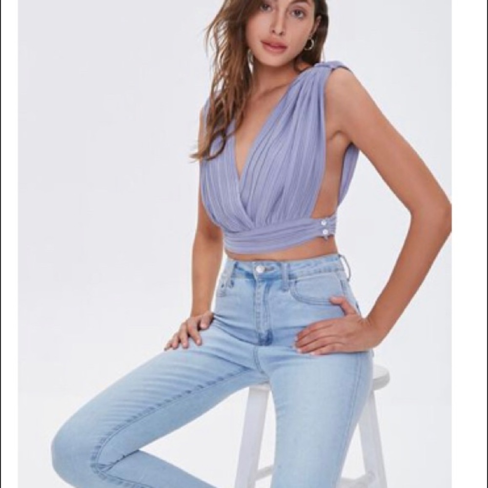 Forever 21 blue crop top size small. NWT